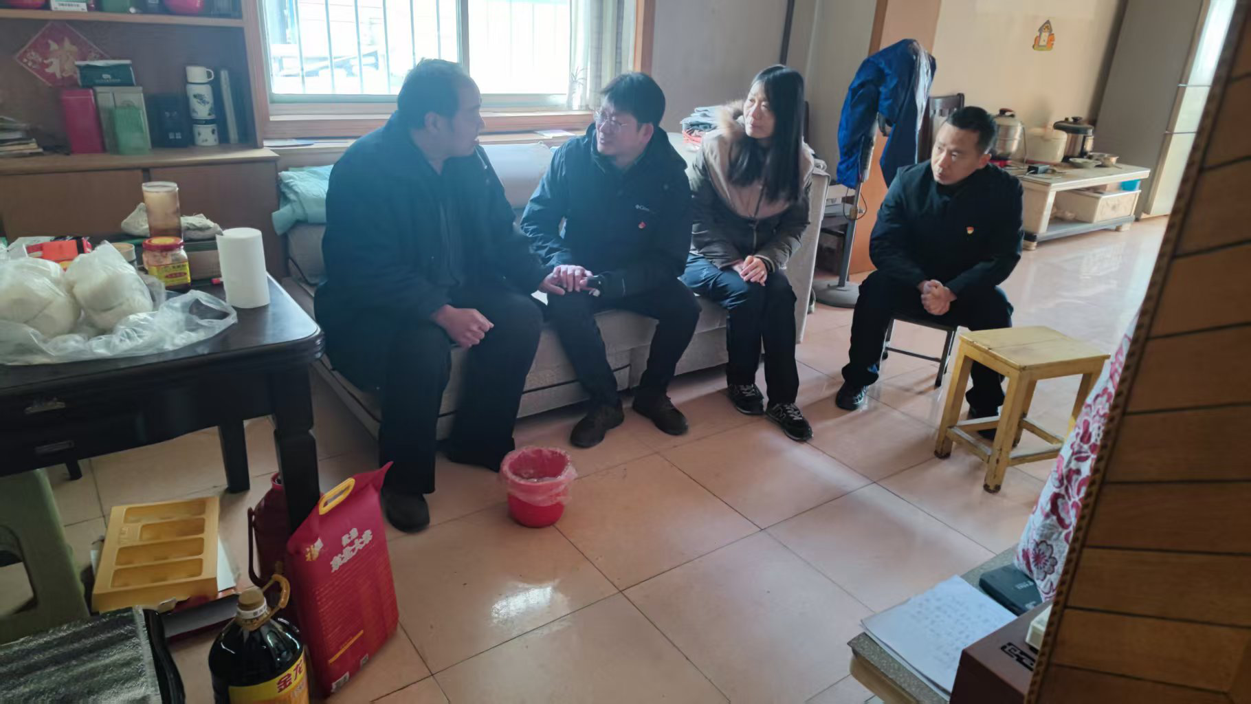 西安市贸促会机关党总支赴电建社区开展节前慰问活动